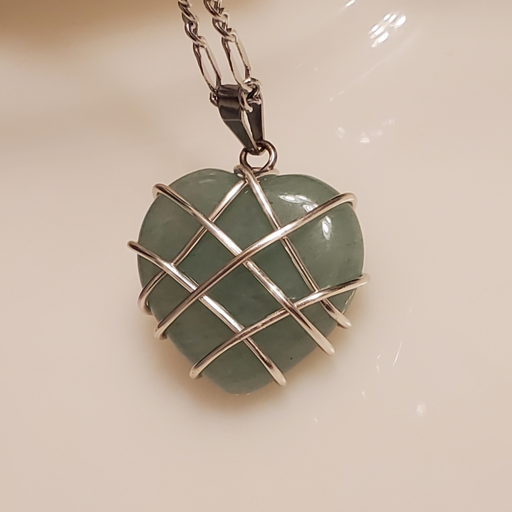 D2 Green Heart w/ Figaro Necklace - Picture 5 of 6